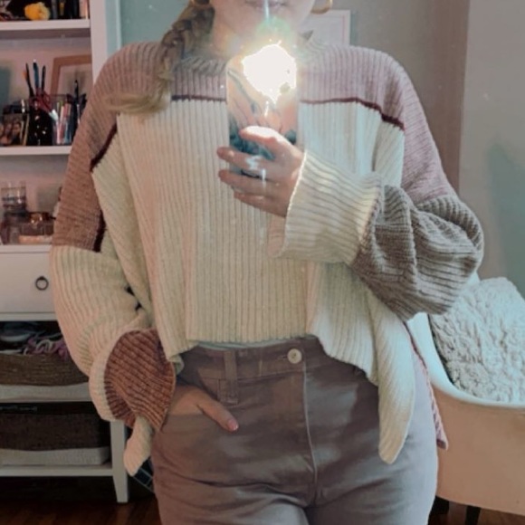 Shop Neighbor Striped Croped Sweater - Pink, Red, White - Size L - Side Slits - Picture 2 of 9